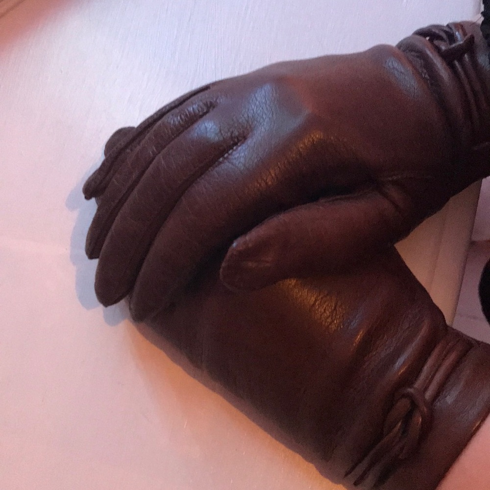 Vintage leather gloves by Carson Pirie Scott & Co